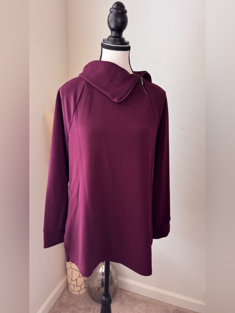 Chico's Zenergy Soft Purple/Burgundy Zip-Up Envelope-Neck Pullover - M